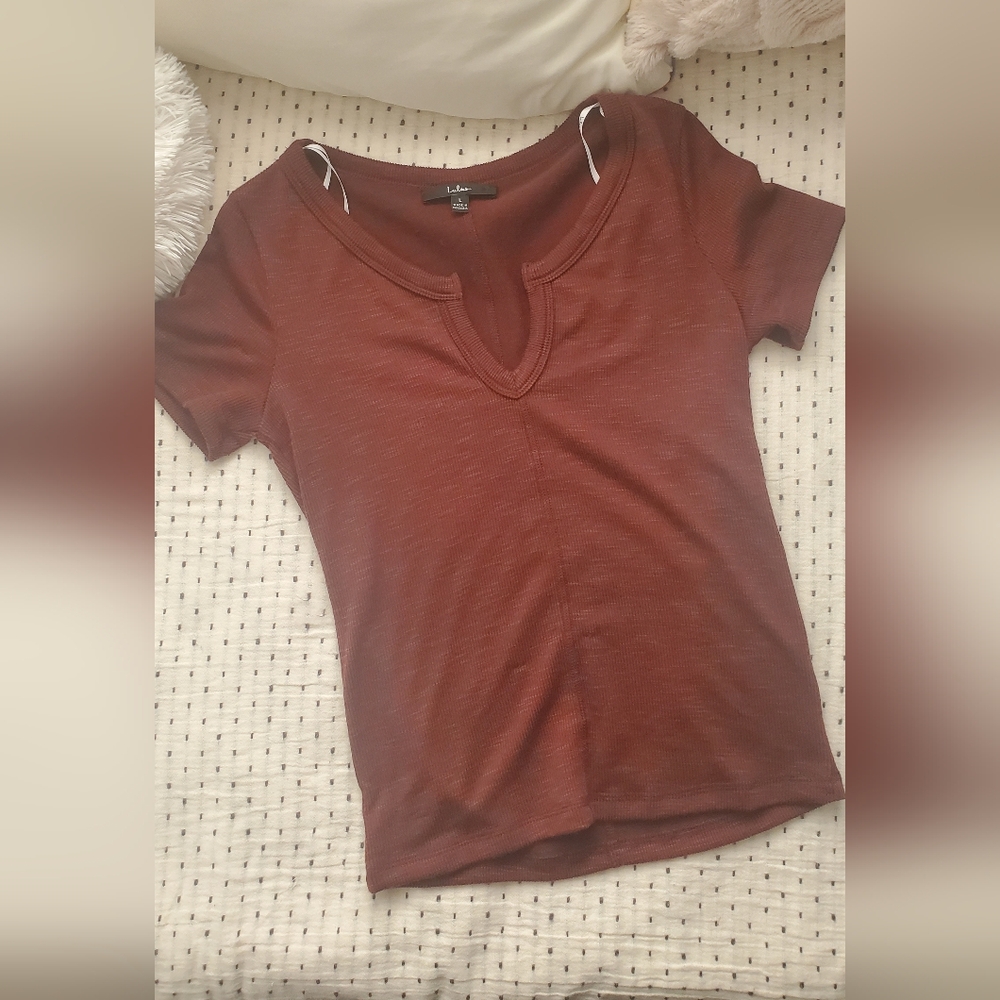 NWOT Lulu's every day shirt
